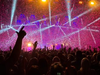 Coronavirus, festival e concerti annullati fino al 2021: polemiche sui rimborsi