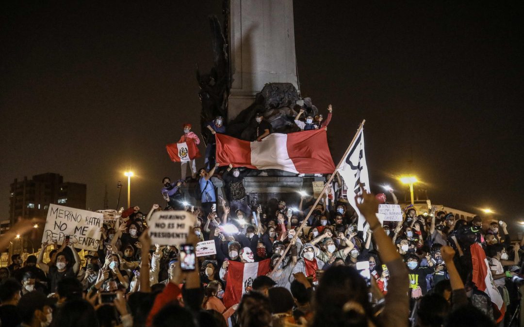 Perù: scontri dopo il cambio di presidente, il sostituto si dimette