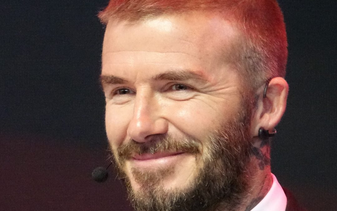 FIFA 2021, David Beckham (in pixel) torna in campo