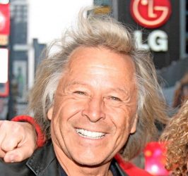 Sesso, droga e ragazze minorenni: il caso Nygard imbarazza il principe Andrea