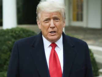 Trump a rischio su Twitter, possibile la «sospensione permanente»