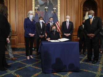 Trump, sì della Camera all’impeachment-bis. Per lui elezioni 2024 a rischio