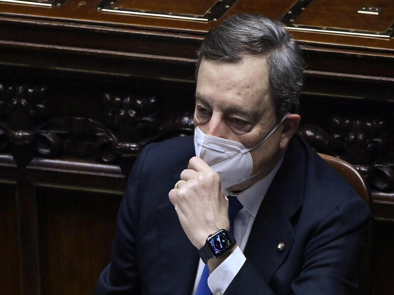 Governo Draghi, esercito e stadi: come cambia la campagna vaccinale