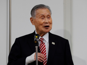 Tokyo 2020, leader del Comitato accusato di sessismo. Si scusa ma non lascia