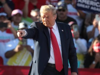 Casa Bianca, Trump costruisce la squadra (e sfida le polemiche)