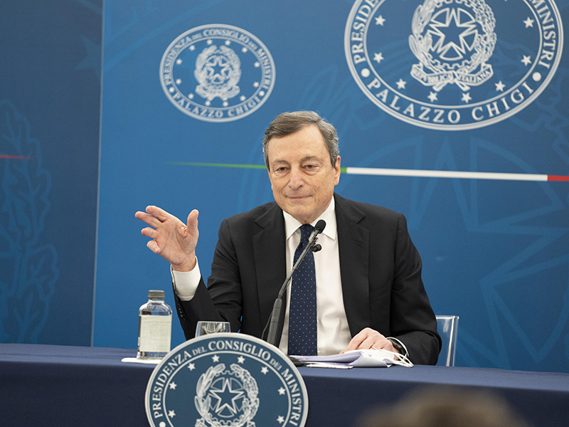 Consiglio Europeo, Draghi pronto alla linea dura: «Difendere la nostra normalità a ogni costo»