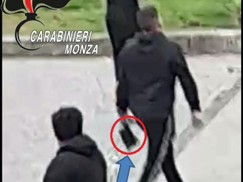 Desio, rissa tra ragazzi con machete: bloccati dai carabinieri