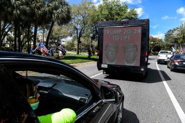 Donald Trump, il ritorno: «Biden disastroso». Smentita la nascita di una terza forza