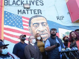 George Floyd, al via il processo contro l’agente Chauvin