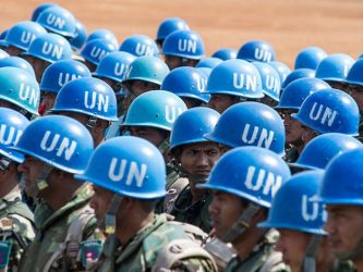 Nuovi attacchi dell’esercito israeliano alla base Onu in Libano: “Violato il diritto internazionale”