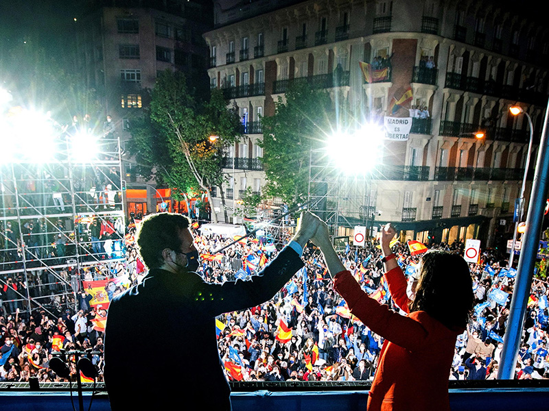 Madrid, trionfa la destra alle elezioni. Flop Podemos: si ritira Pablo Iglesias