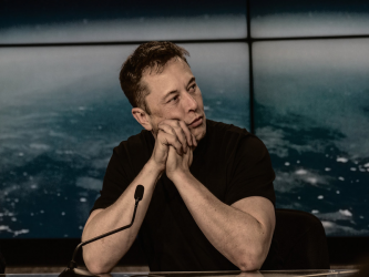 Elon Musk cambia idea sul Bitcoin: «Inquina troppo». Il titolo crolla in Borsa