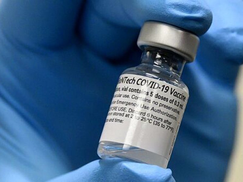 Vaccinazione eterologa, il valzer dei virologi: «Dati confortanti». «Necessari approfondimenti»