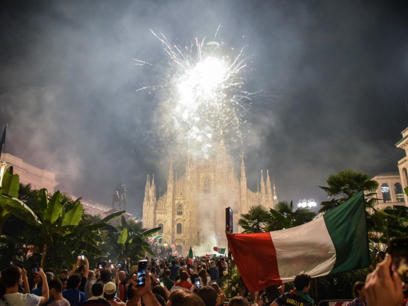 Festeggiamenti a Milano: 15 feriti in piazza Duomo, tre sono gravi