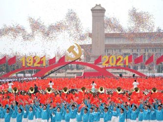 Cina, 100 anni del Partito comunista. Xi Jinping: «Nessuna forza straniera potrà bullizzarci»