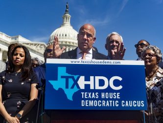 Texas, scontro sul diritto di voto. Dem in fuga a Washington, il governatore: arrestateli