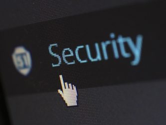 Cybersecurity: scoperto un bug software, tre miliardi di dispositivi in pericolo