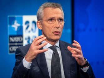 Ucraina, Stoltenberg: «In caso di invasione russa, la Nato non invierà soldati»