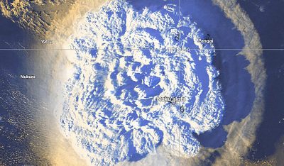 Eruzione a Tonga, arrivano i primi aiuti tra solidarietà e geopolitica