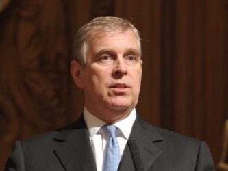 Abusi sessuali su minore, il principe Andrea verso il processo