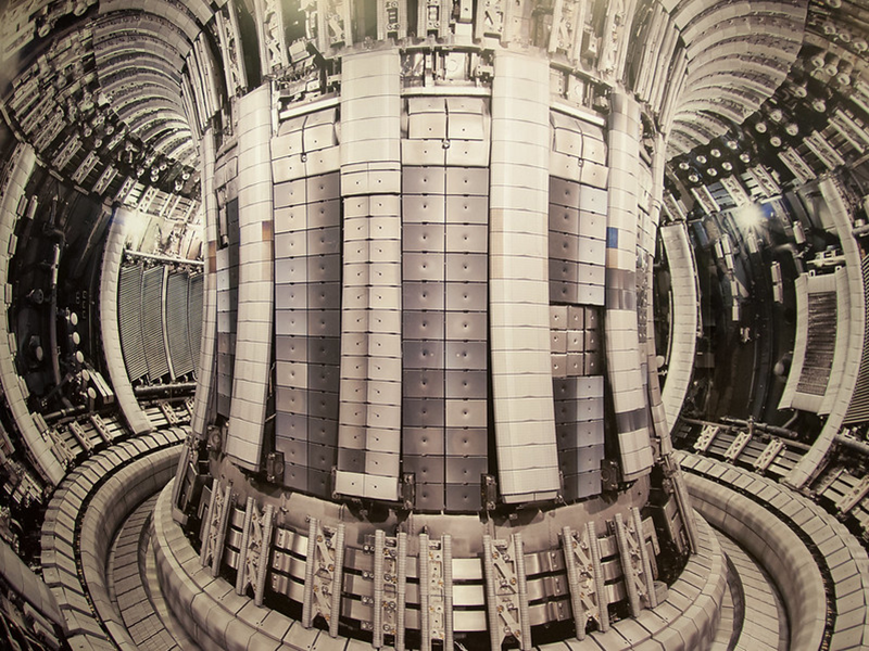 Fusione nucleare:  un sole artificiale per 5 secondi, il reattore JET supera sé stesso