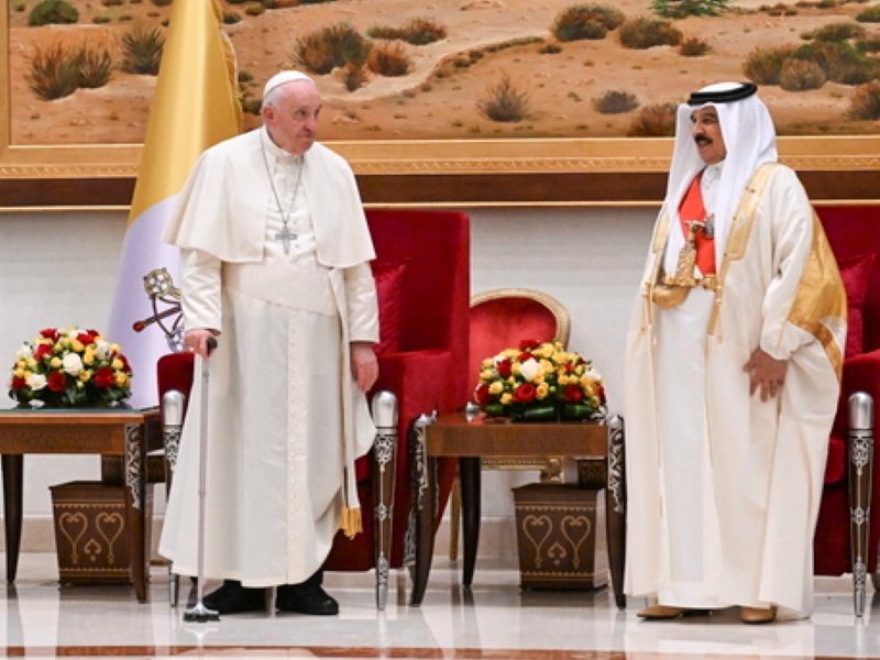 Papa Francesco dal Bahrein: pregate perché guerra in Ucraina finisca