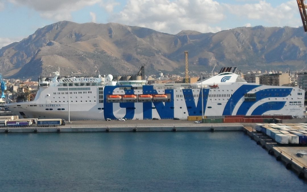 Mistero sul traghetto: scompare una giovane diretta a Palermo