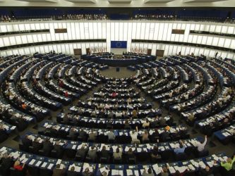 Approvato il piano munizioni Ue, sì anche a fondi Pnrr