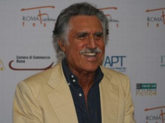 Addio a Lando Buzzanca, il “merlo maschio” della commedia italiana