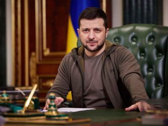 Zelensky: «Colloqui con Putin se Trump fornirà garanzie»