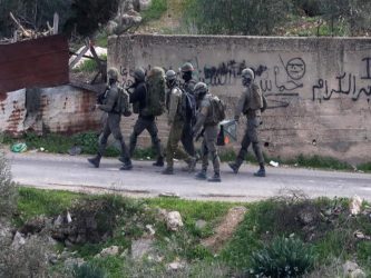 Cisgiordania, blitz nel campo profughi di Aqbat Jabr: almeno cinque palestinesi uccisi