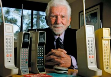 Quarant’anni fa il primo cellulare: il “mattone” di Motorola