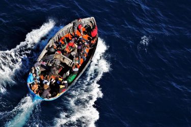 Lampedusa: 78 migranti portati in salvo, morta una donna