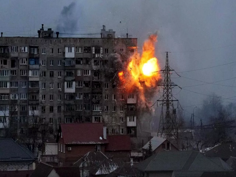 Ucraina: missili russi sui civili, l’esercito di Putin «rallenta» a Bakhmut