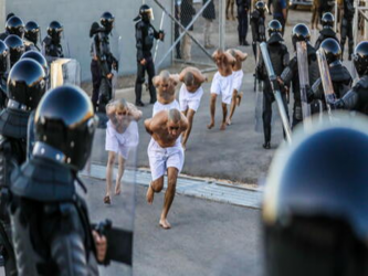 «Noi in fuga dal Salvador, vittime di gang e governo autoritario»