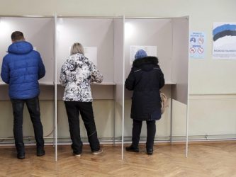L’Estonia conferma la sua premier atlantista. Proteste per il voto elettronico