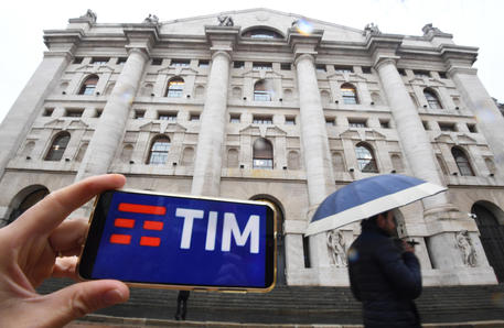 Tim, Cdp e Macquaire offrono 18 miliardi per la rete