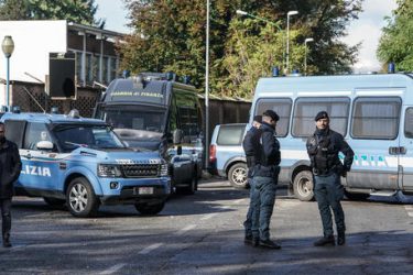 Trieste: uomo accoltella l’ex compagna poi si costituisce
