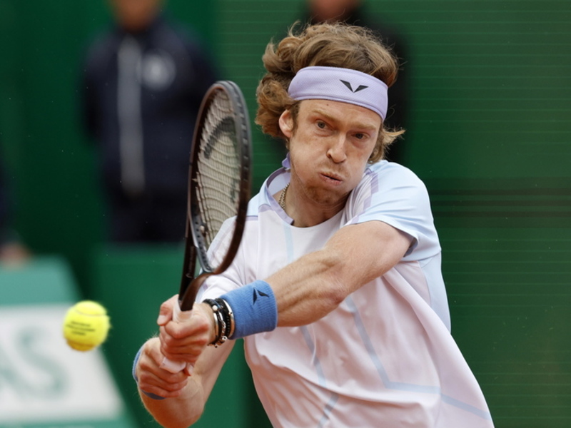 Montecarlo: vince Rublev, il tennista russo no-war