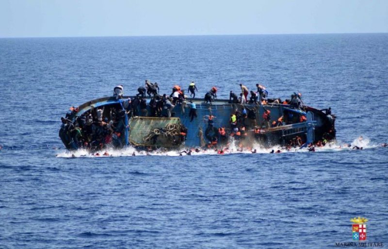 Migranti: sbarchi senza sosta, a Lampedusa 2.400 rifugiati
