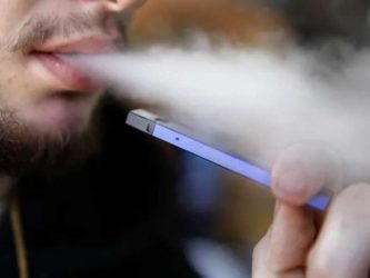 In Senato va di moda la svapo, protesta dei sindacati