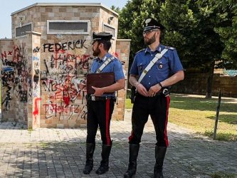 Senzatetto ucciso a calci e pugni, fermati due sedicenni
