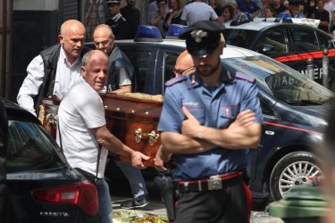Duplice omicidio nel napoletano: il suocero si è costituito