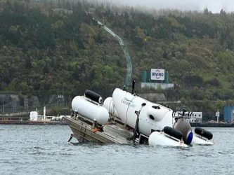 Titanic e Titan: si cerca ancora il sommmergibile. Gli Usa: «avvistati rottami»