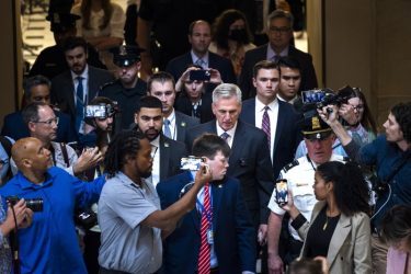 Usa, la Camera dice sì all’accordo sul debito. Biden: «Passo cruciale»