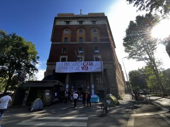 Tende in Piazza, 36 ore nella Casa dello Studente per sbloccare i lavori