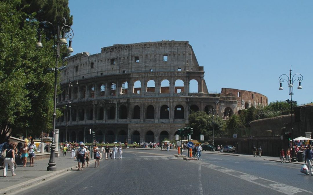 Rocca di Papa, scuolabus finisce fuori strada: tre bambini feriti