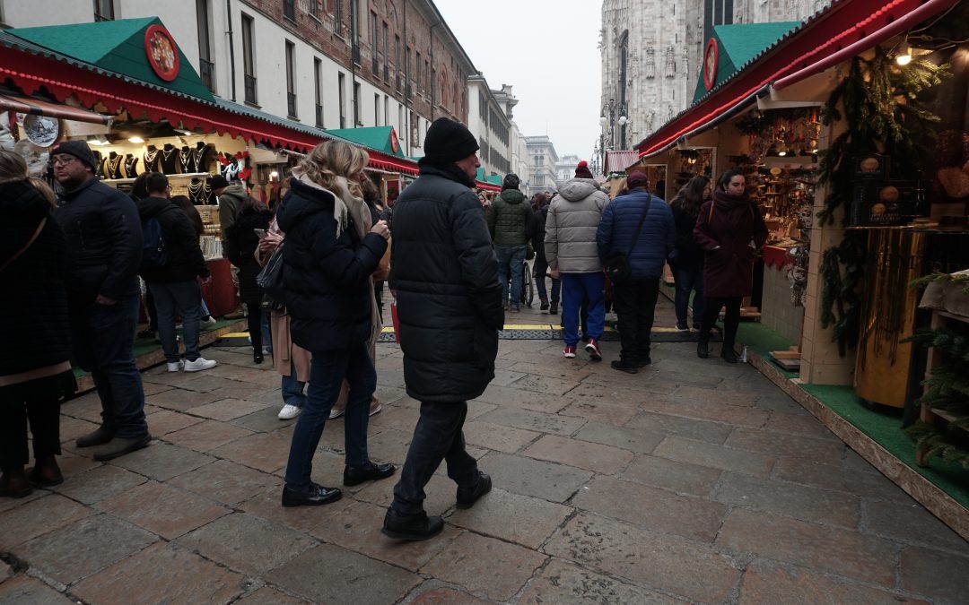 Natale 2023: più italiani in viaggio, ma si risparmia di più