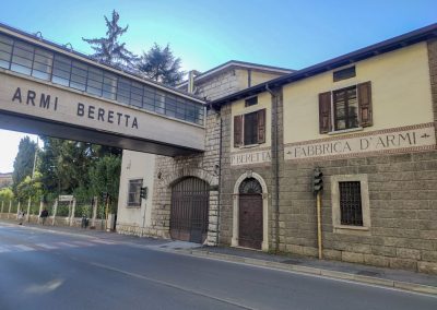 Ponte ed edificio Beretta 1