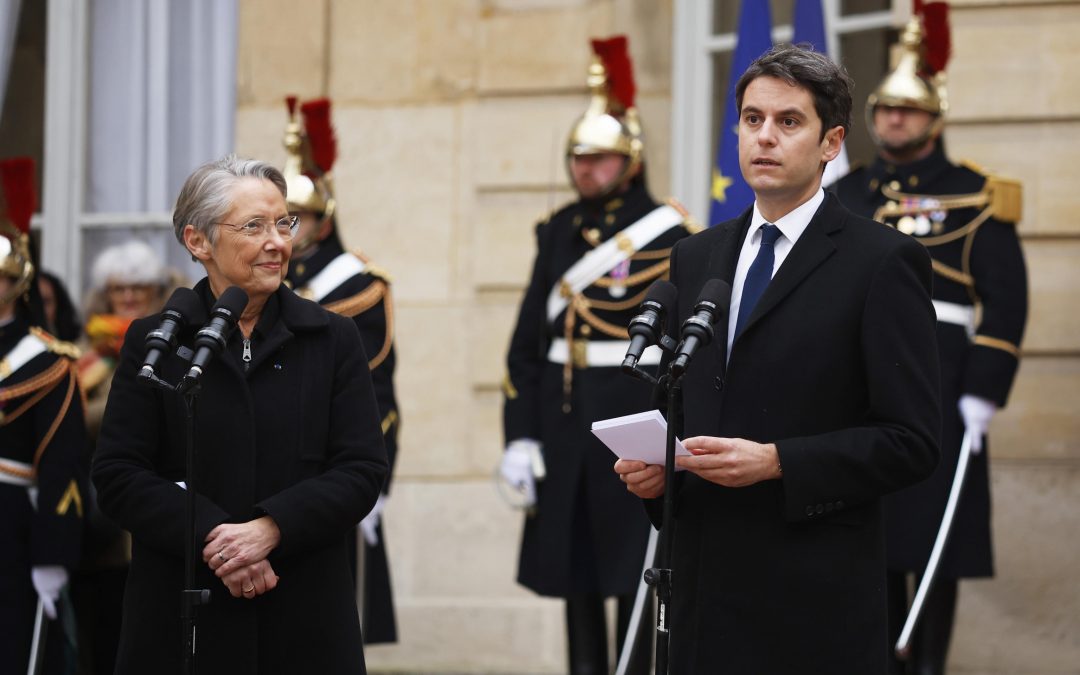 È il turno del giovane Attal: perché in Francia i primi ministri cambiano così spesso